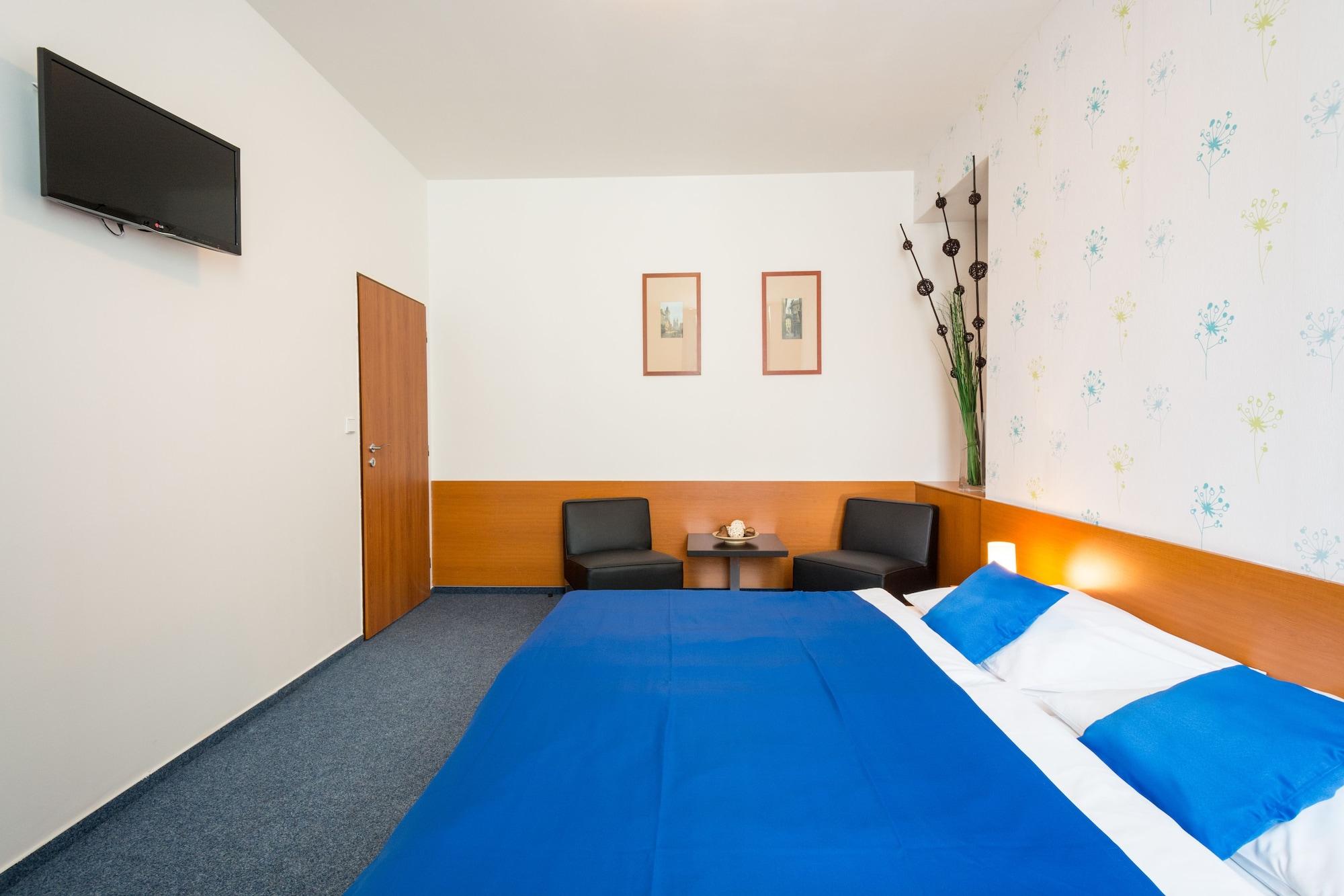 Hotel Adeba Plus 4*
